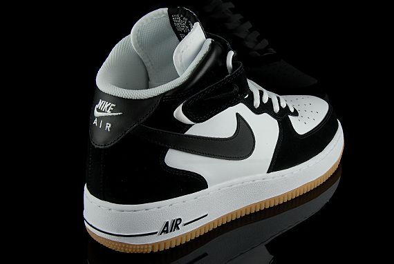 af1-blackwhite-gum-03