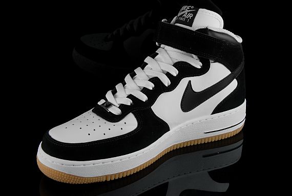 af1-blackwhite-gum-04