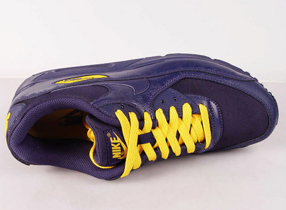 air-max-90-purple-gold-4