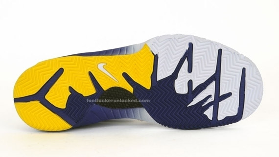 kobe-iv-wh-con-gradient-4