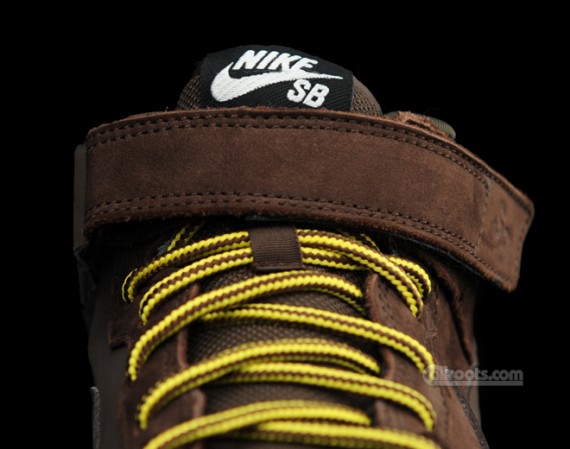 Nike SB Dunk Mid Premium - Dark Chocolate