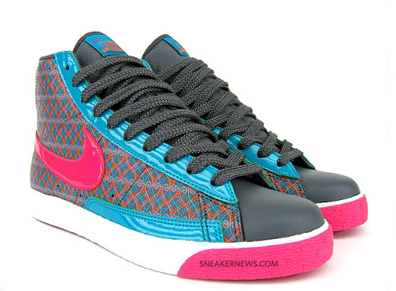 Nike WMNS Blazer High – Dark Grey – Vivid Pink