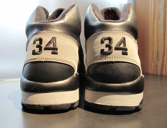 Nike Air Trainer SC – Bo Jackson “34” Raiders Edition @ 21 Mercer