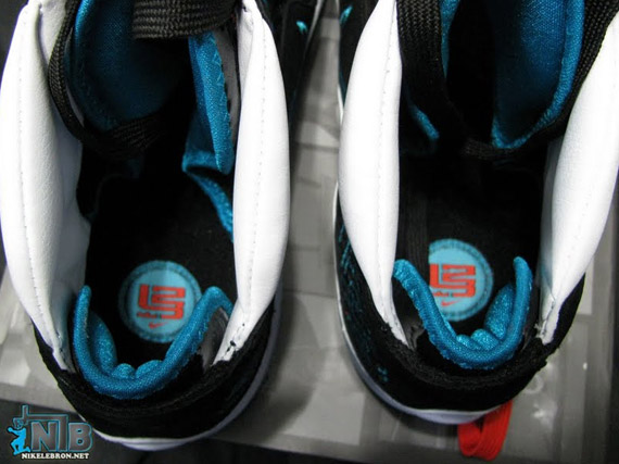 nike-air-max-lebron-VII-red-carpet-detail-7