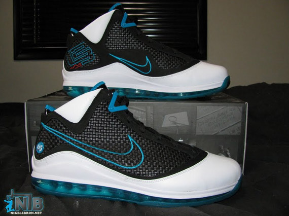 nike-air-max-lebron-VII-red-carpet-detail-9