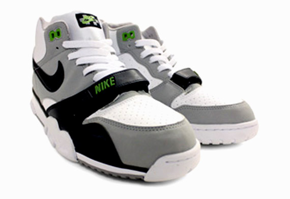 nike-air-trainer-1-chlorophyll-3