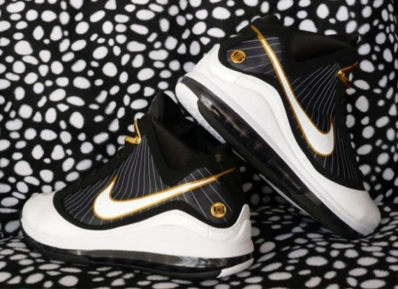 Nike Air Max LeBron VII - Black - White - Gold