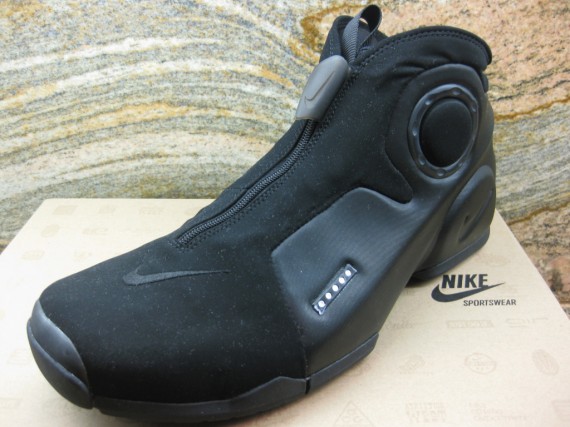 Nike-Air-Flightposite-II-LE-Black-Spring-2010-Sample-5-570x427