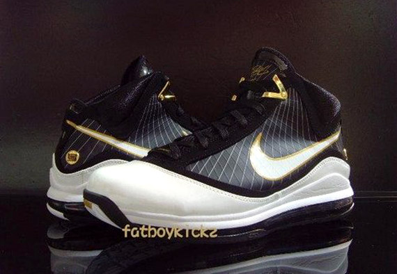 Nike Air Max LeBron VII – Black – White – Gold