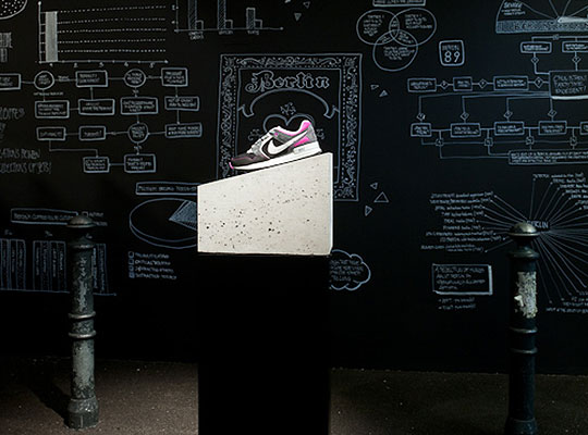 nike-pegasus-spirit-room-front