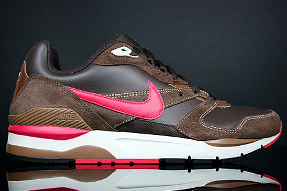 Nike Twilight Runner EU - Dark Cinder - Berry - Rustic Birch