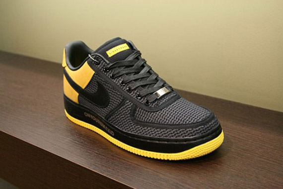 undefeated-livestrong-af1-2