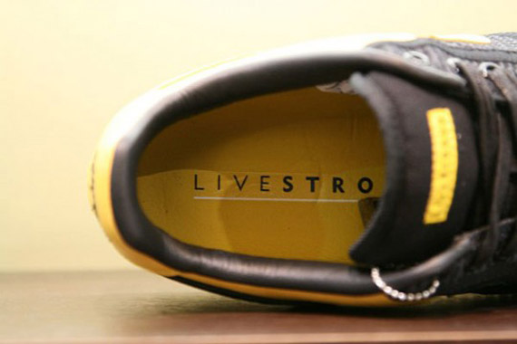 undefeated-livestrong-af1-4