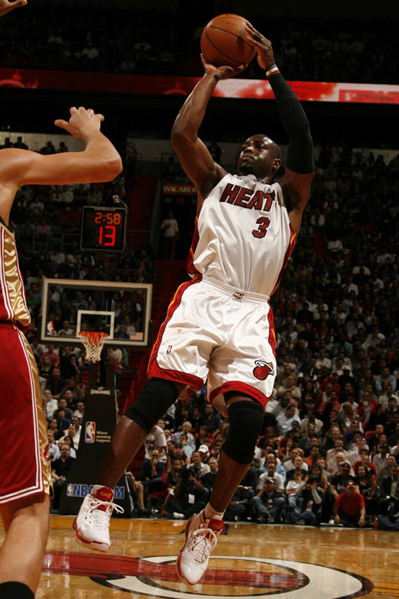 NBA Feet: Dwyane Wade - Air Jordan 16.5 PE