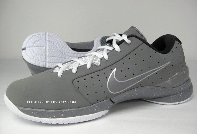 Nike_Hyperdunk_Low_Grey_Nubuck_Colorway_First_View_03