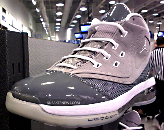 air-jordan-16-5-cool-grey-02