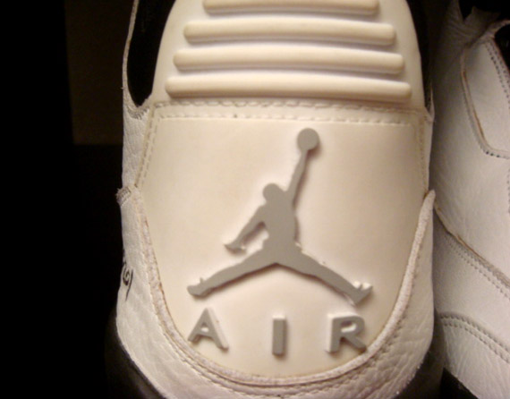 air-jordan-III-white-black-2006-sample-3