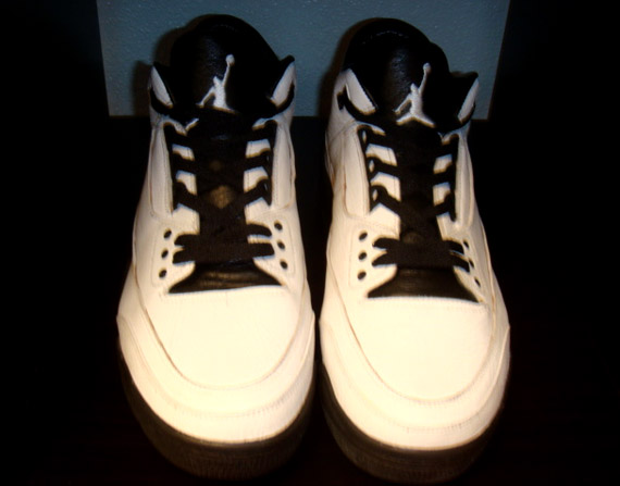 air-jordan-III-white-black-2006-sample-4