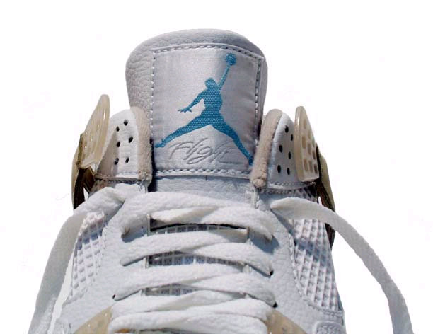 air-jordan-iv-wmns-light-sand-03