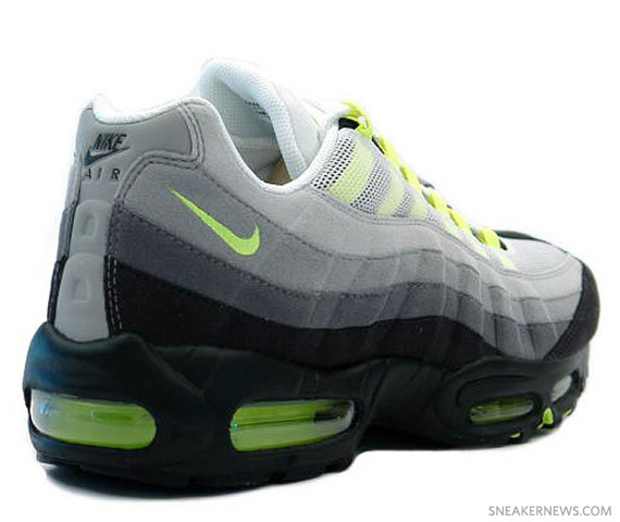 nike-air-max-95-cool-grey-neon-yellow-03