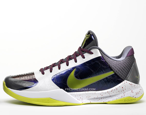 nike-basketball-xmas-match-up-kobe-5-vs-lebron7-03