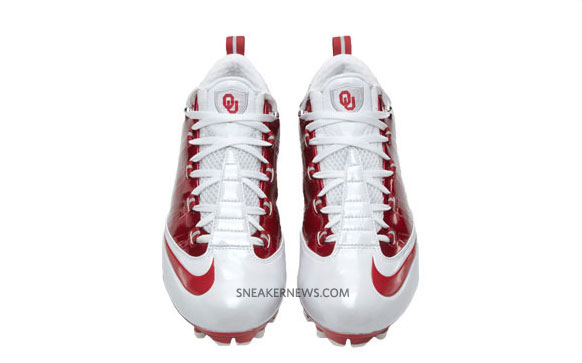 nike-pro-combat-exclusive-auction-oklahoma-02