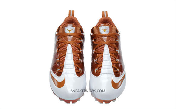 nike-pro-combat-exclusive-auction-texas-02