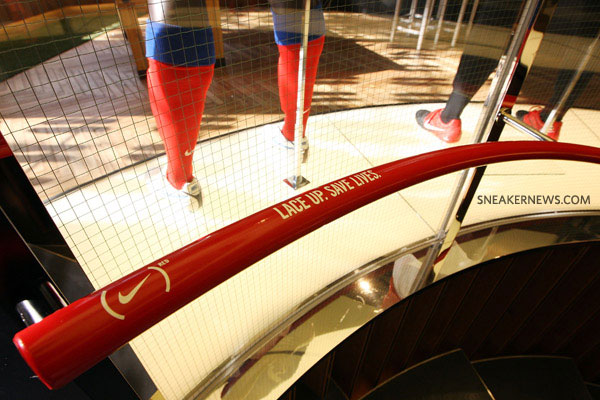 nike-red-laces-harajuku-niketown-00