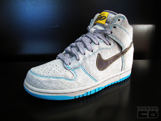 Nike 6.0 WMNS Dunk High – Grey Fleece – Available