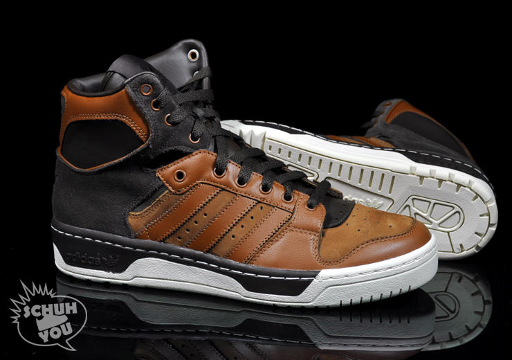 Adidas-Conductor-Braun-02