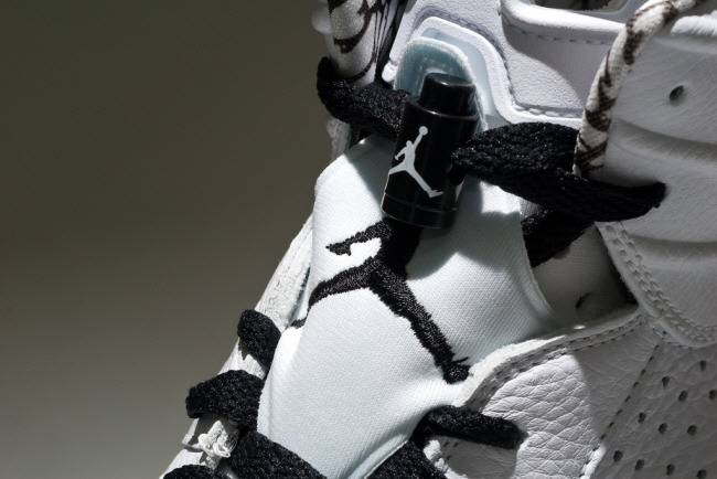 Air_Jordan_VI_6_Motosports_Detail_Images_View_08