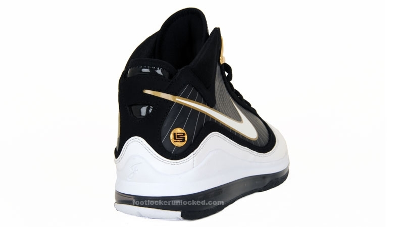 Air_Max_LeBron_VII_whiteblackgold__5_