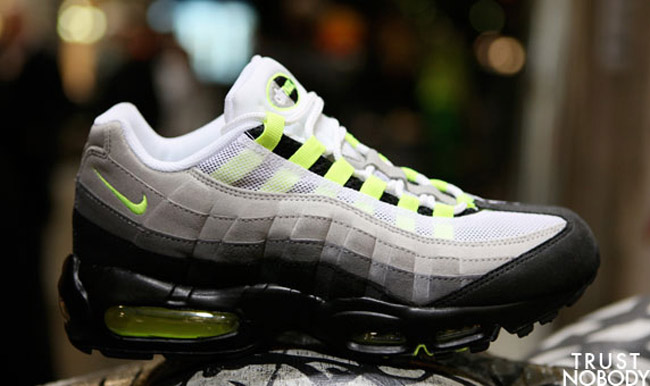 Nike Air Max 95 Neon  OG Colorway Now Available-01