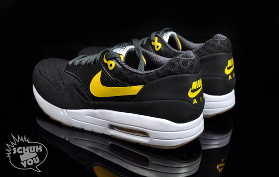Nike-Air-Maxim-1-Torch-ND-Black-Varsity-Maize-5