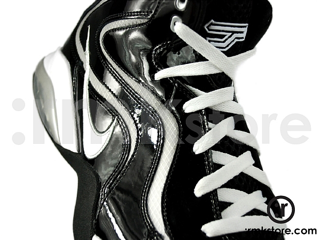 ZOOMFLIPNSUPREMETONYPARKER398259-00