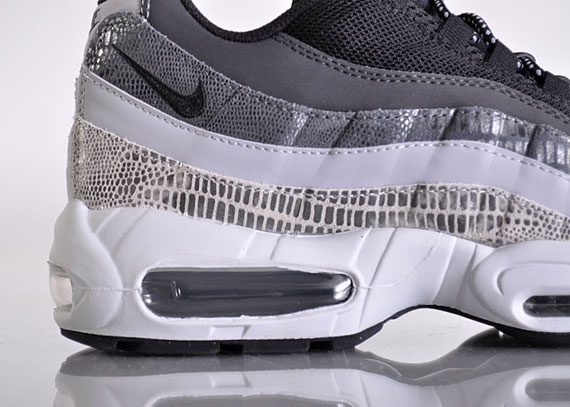 air-max-95-metallic-snakeskin-8