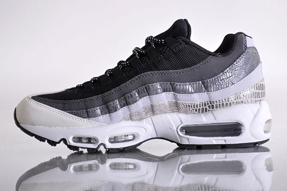 air-max-95-metallic-snakeskin-9