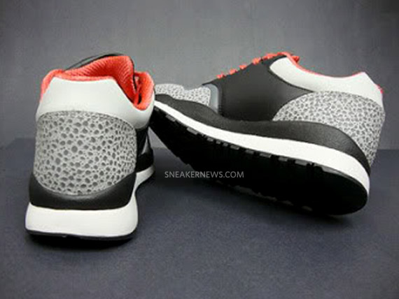 air-safari-grey-crimson-2