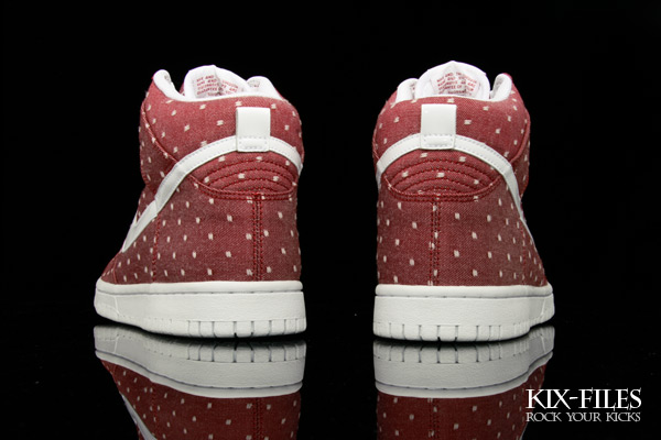 nike-wmns-dunk-hi-valentines-day-3
