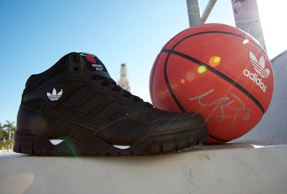 adidas Phantom II – Miami Heat Edition