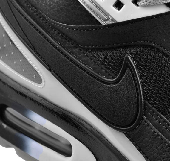 Nike Air Classic BW - Black - White - Metallic Silver