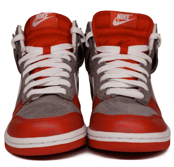 NIKE-WMNS-DUNK-HI-GREY-D3