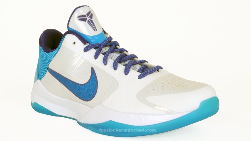 Zoom_kobe_v_draft_day_hornets_whiteorion_bluevpurpleblack__1_