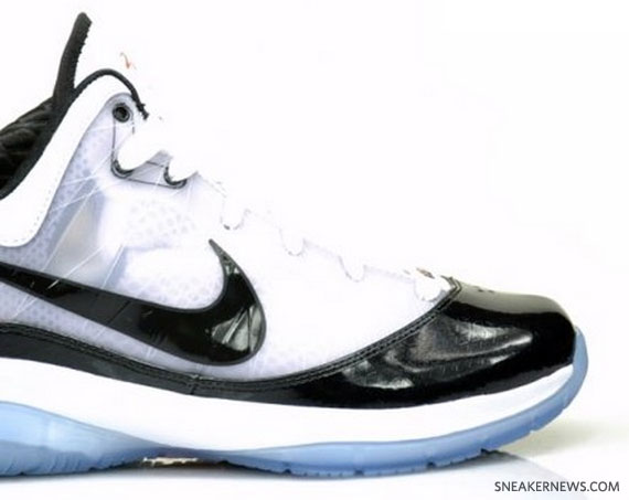 lebron-vii-ps-white-black-2