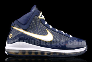 nike-air-max-lebron-7-university-akron-preview