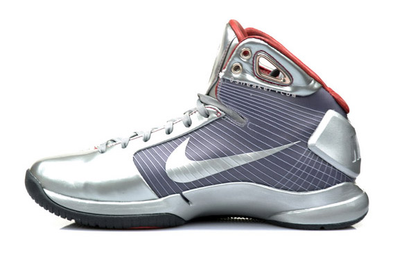 nike-hyperdunk-kobe-bryant-aston-martin-db9-car-03