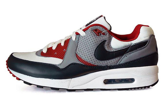 01-03-2010_nike_airmaxlight_whtred_large_1