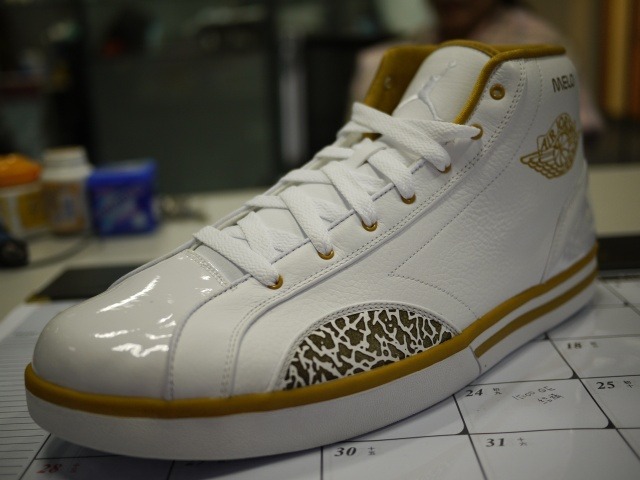 Air_Jordan_Phly_Legend_PE_for_Melo_Detail_Images_View_03