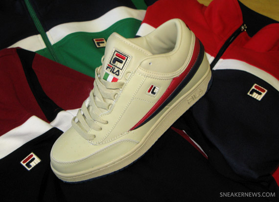 Fila T-1 Mid + Classic Apparel