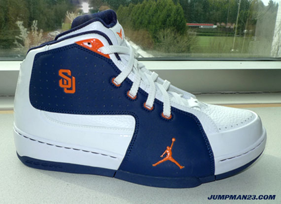 Air Jordan Melo M6 – Syracuse NCAA Tournament PE